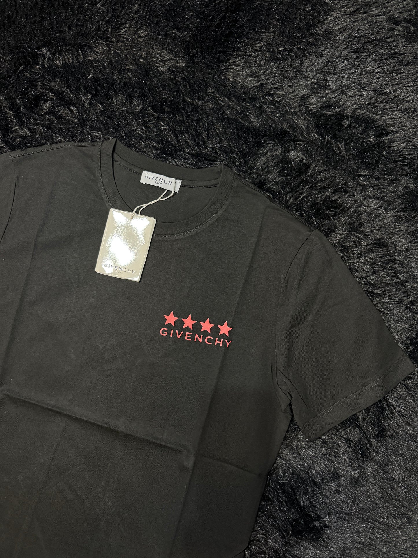 GlVENCHY T