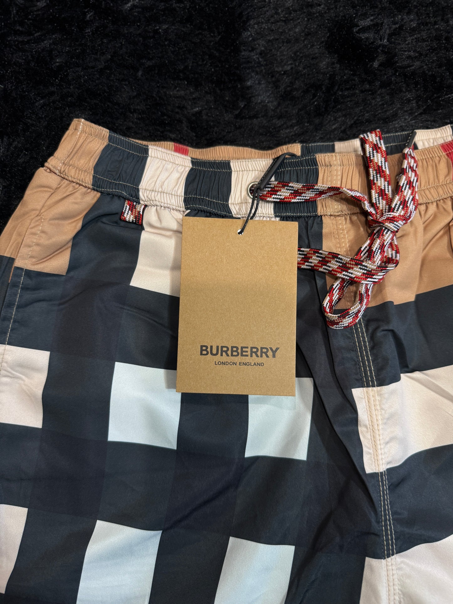 BURB€RRY SHORTS