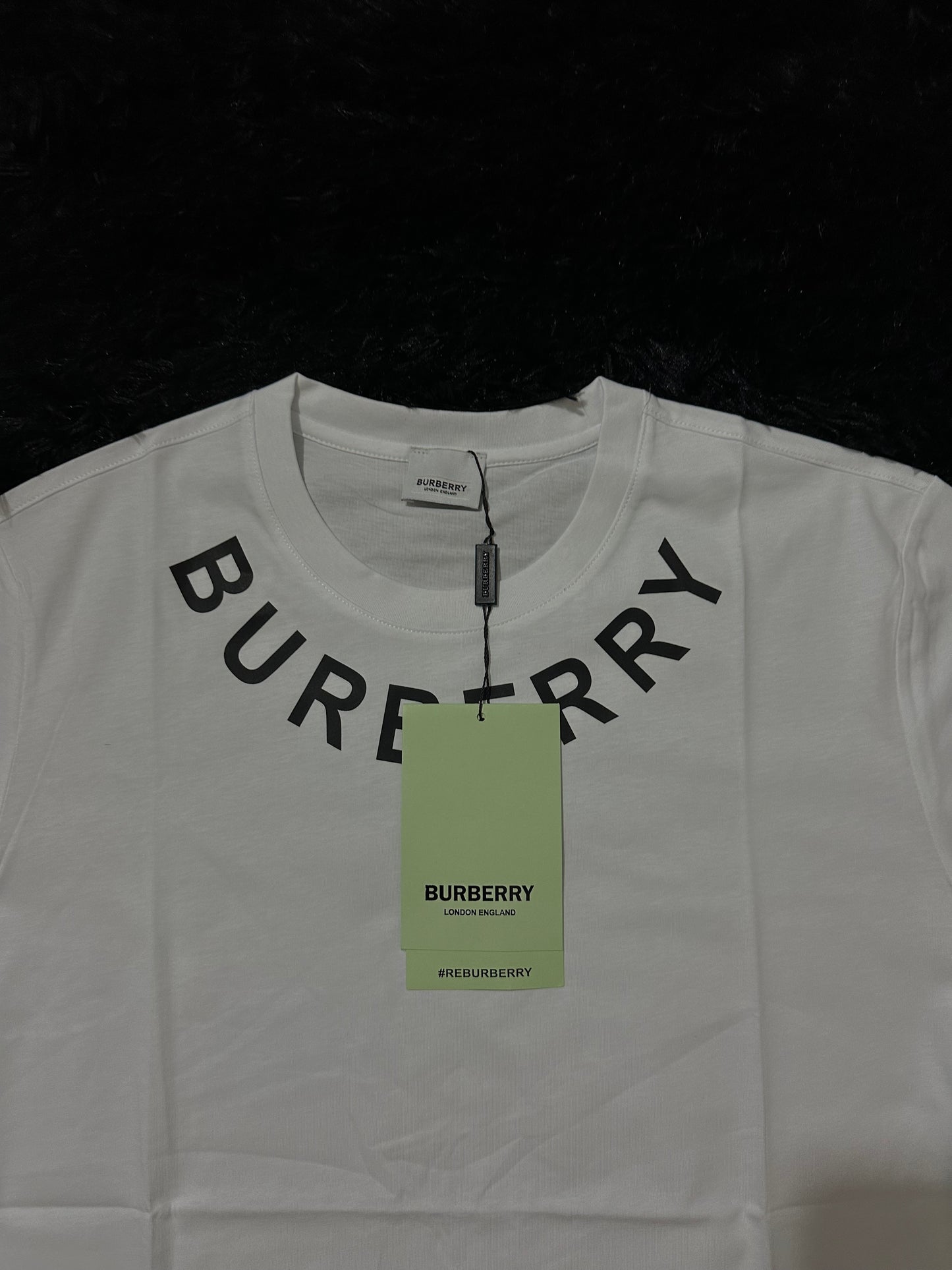 BURB€RRY T