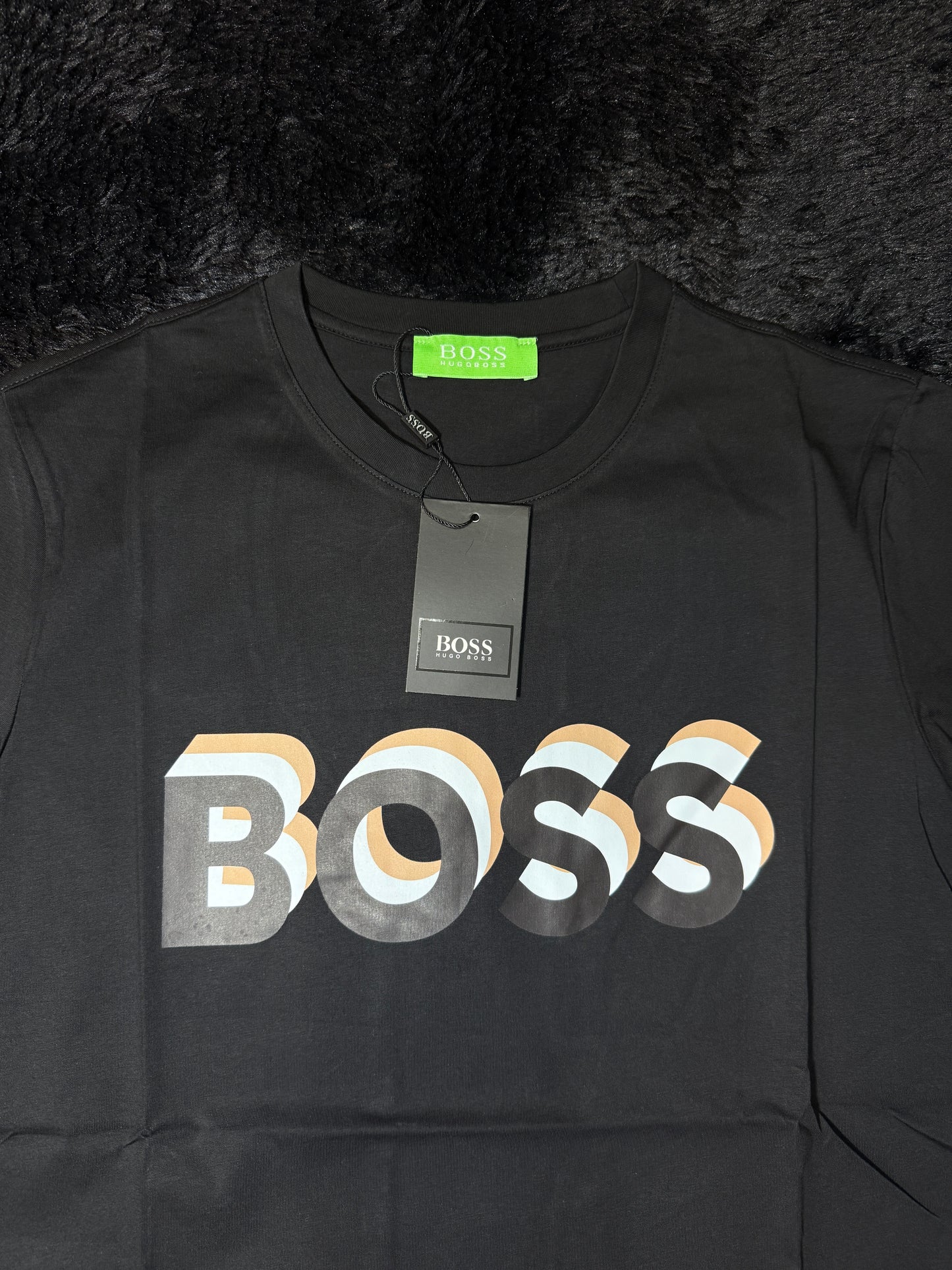HUG0 B0SS T