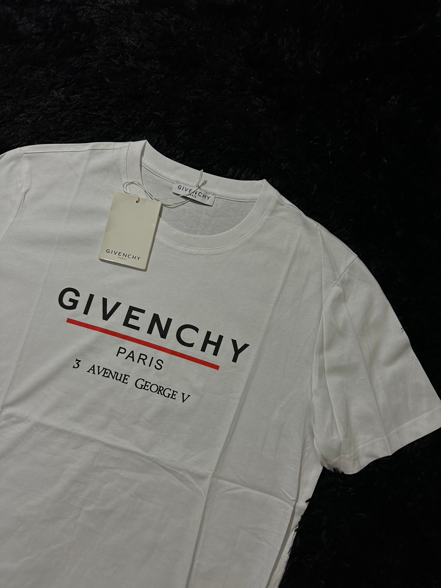 GlVENCHY T
