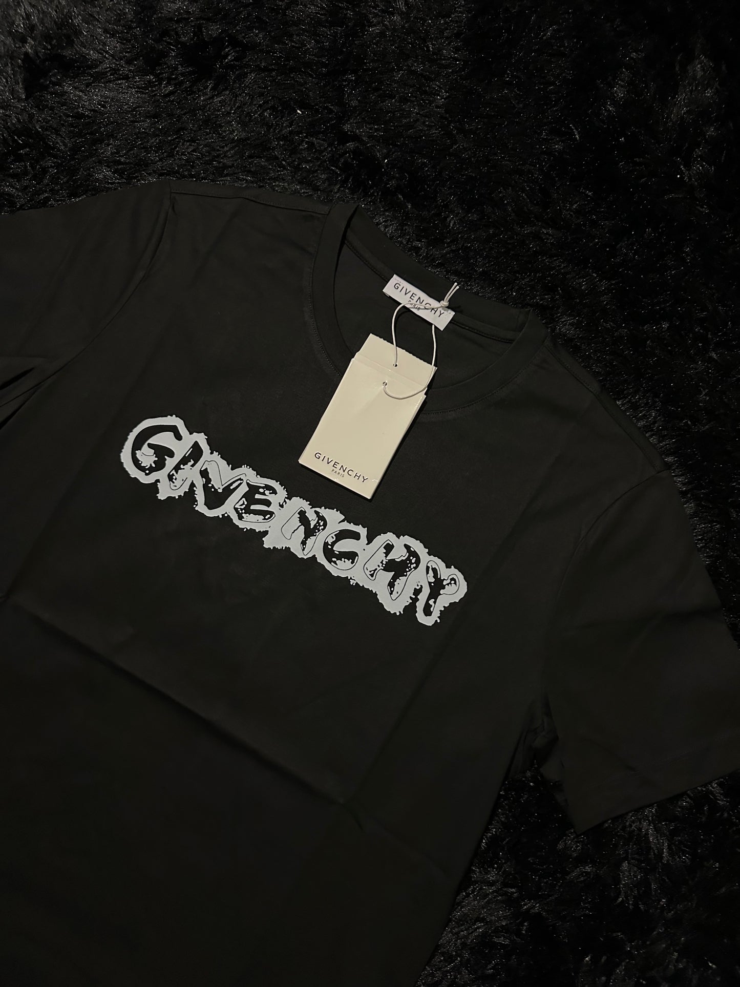 GlVENCHY T