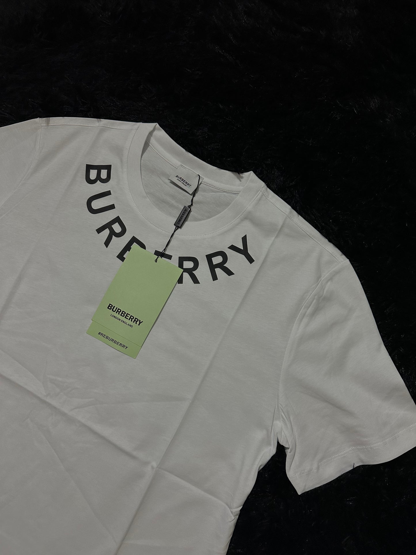 BURB€RRY T