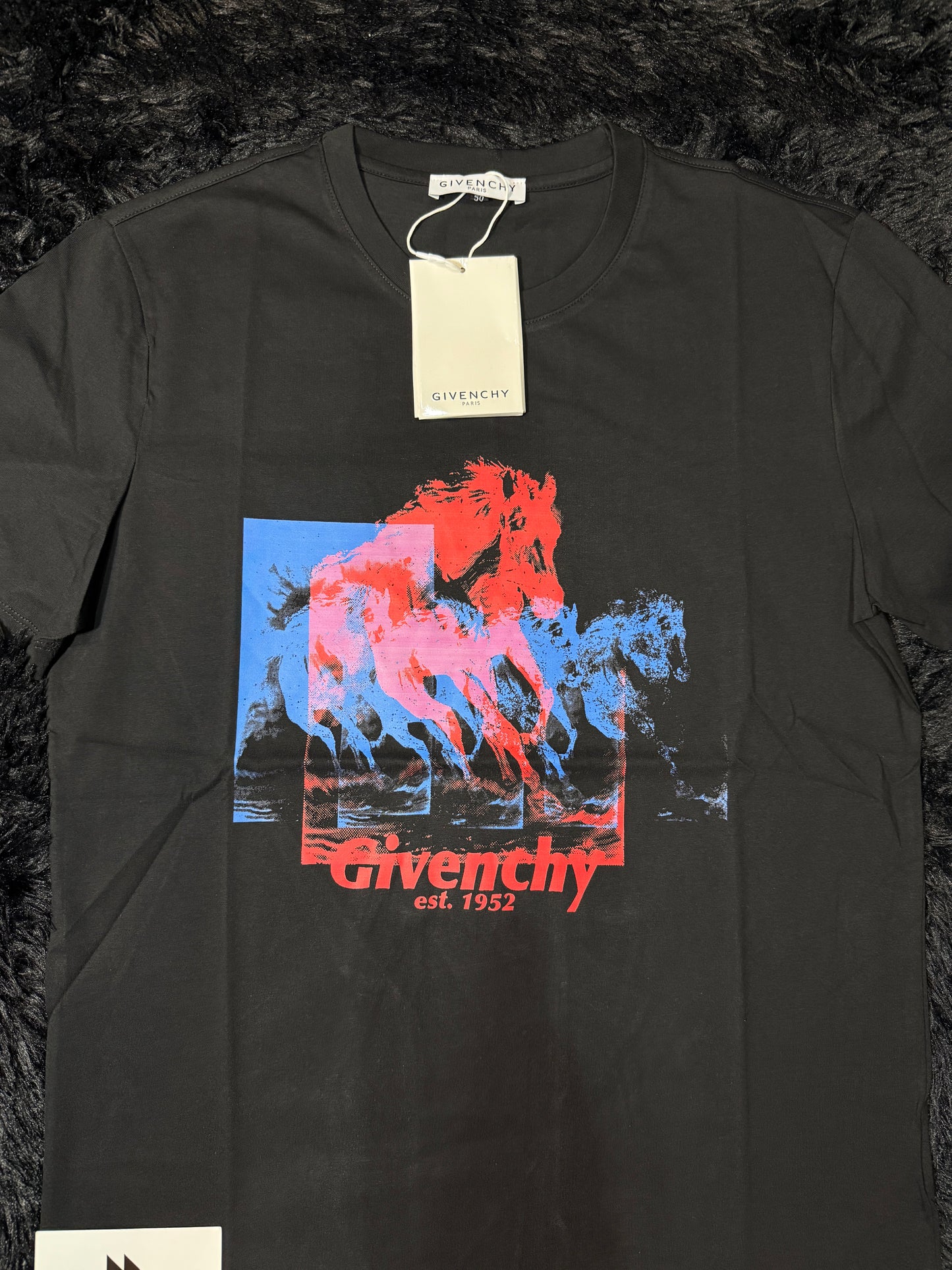 GlVENCHY T