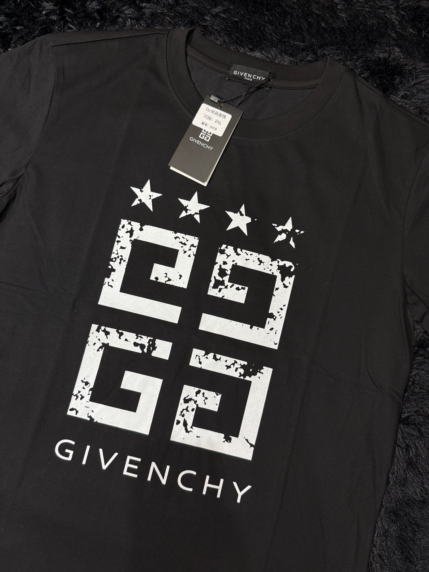 GlVENCHY T