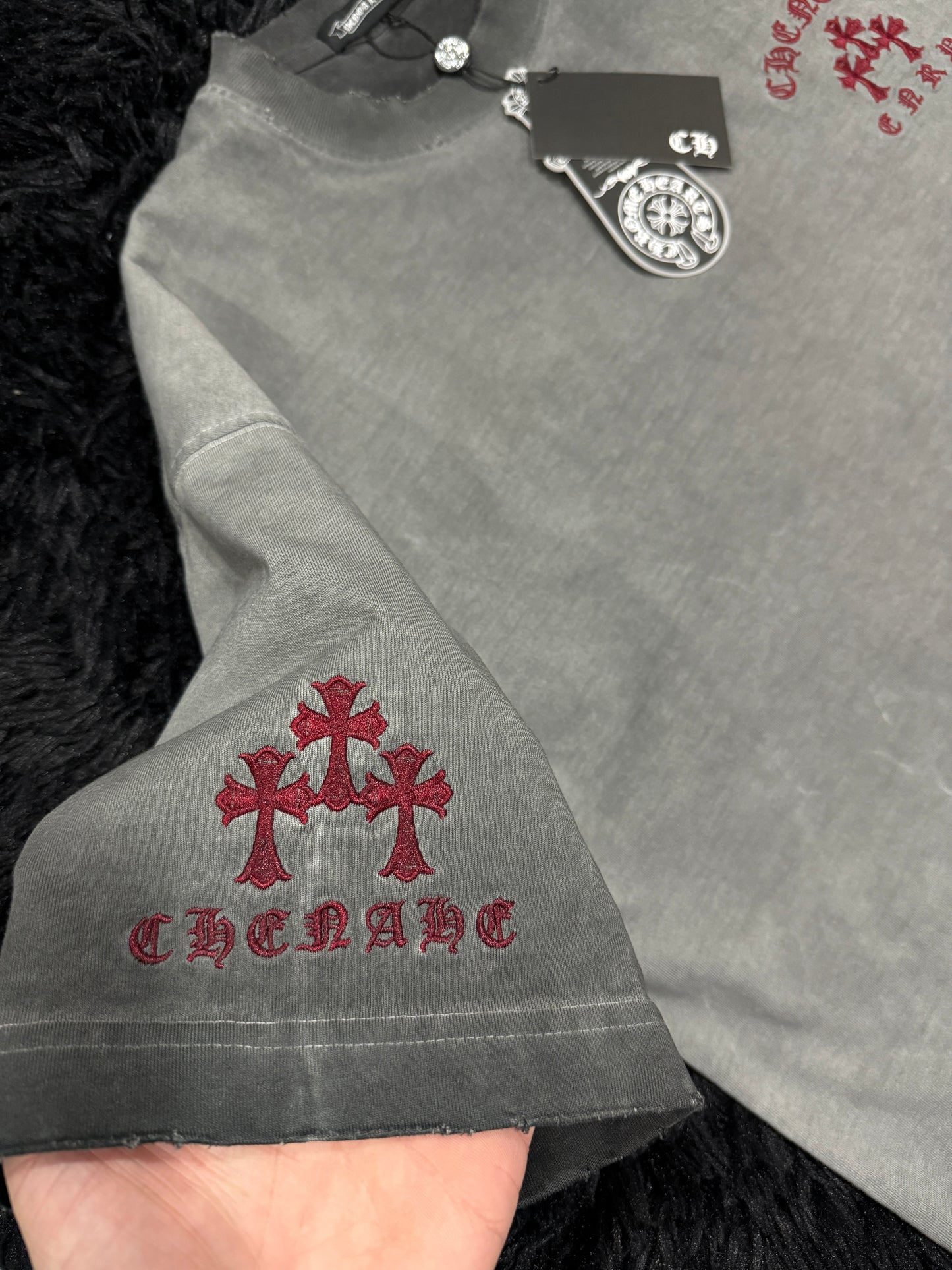 ..CHROME HEARTS T